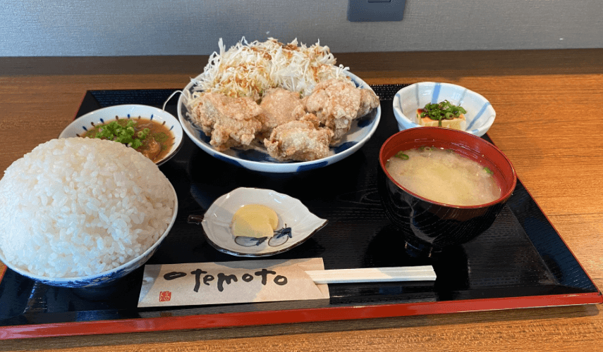 こうらや
